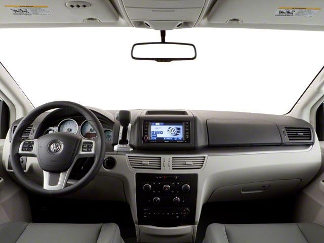 2011 Volkswagen Routan SE