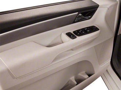 2011 Volkswagen Routan SE