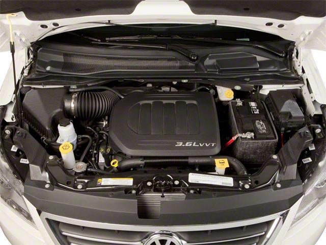 2011 Volkswagen Routan SE