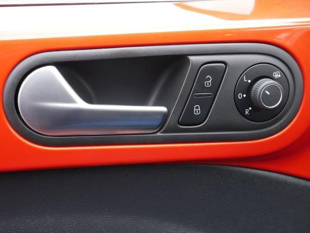 2016 Volkswagen Beetle Base