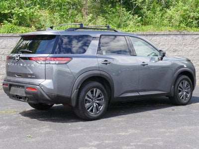 2024 Nissan Pathfinder SV