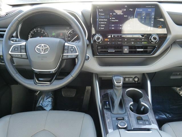 2021 Toyota Highlander Base