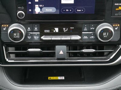 2024 Toyota Highlander Base