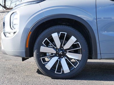 2025 Mitsubishi Outlander SEL