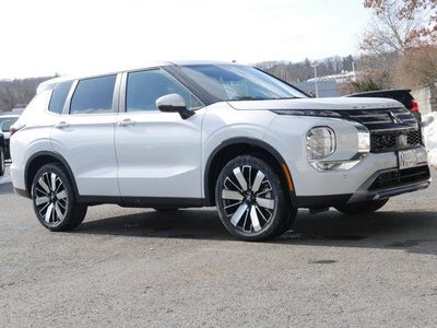 2026 Mitsubishi Outlander SE