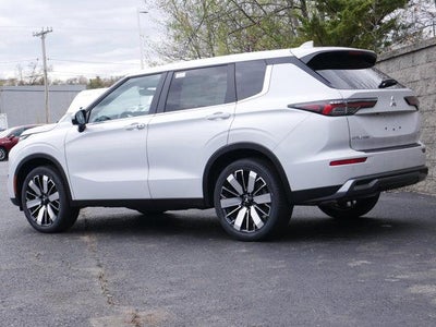 2026 Mitsubishi Outlander SE