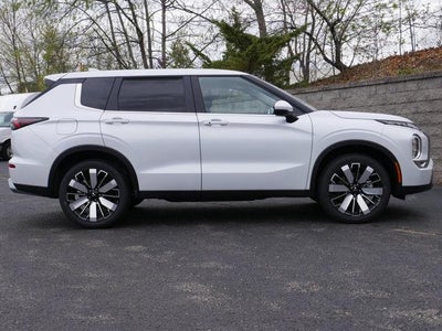 2026 Mitsubishi Outlander SE