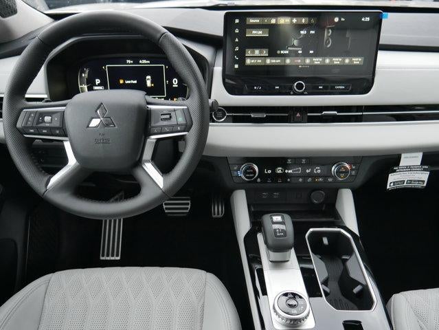 2025 Mitsubishi Outlander Platinum Edition